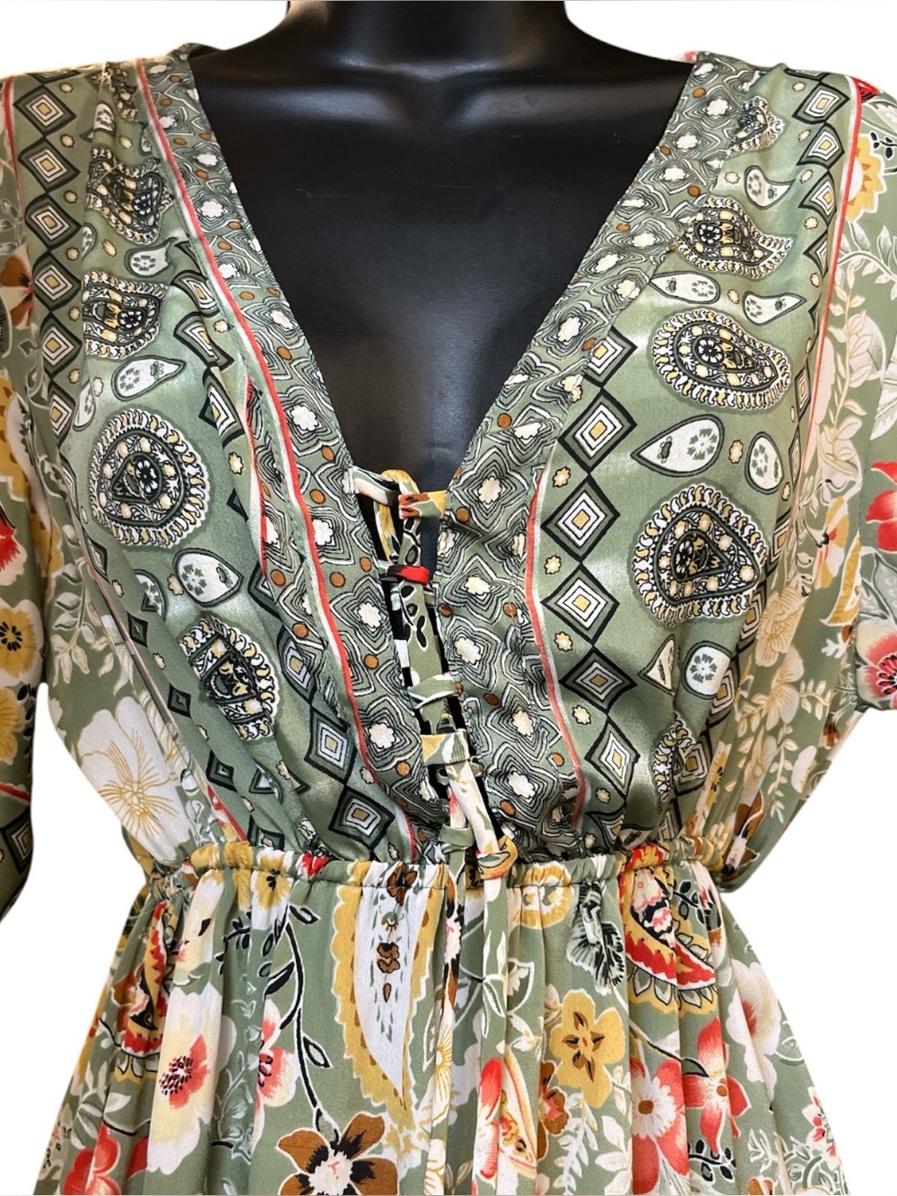 Wevez Silky print bell sleeve lace up front dress w/ tassels  elastic waist NWT